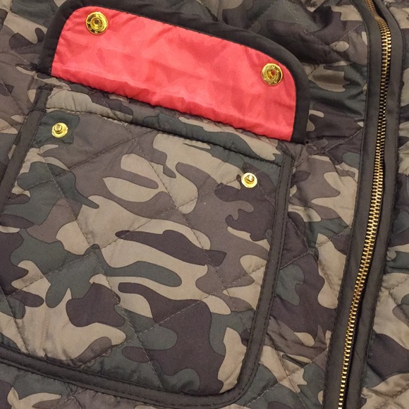 **SOLD**Cynthia Rowley Camo Vest - Picture 6 of 6